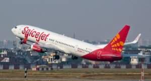 “SpiceJet-র বিমান হঠাৎ করে নীচে…?”-বিপদ বুঝে শ্রীনগরে জরুরি অবতরণ