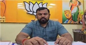 ‘যদি ধর্মান্তরিত না হতে চায়, তবে বিষ দিন’, দশেরার মঞ্চে ‘লাভ জিহাদ’ নিয়ে ভয়ঙ্কর মন্তব্য বিজেপি বিধায়ক টি. রাজা সিং-এর