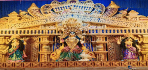 দশমীর পর মন খারাপ নয়, হলদিয়ায় এখন থিমের ‘লক্ষ্মী যুদ্ধ’! ৬৯ বছরের প্রাচীন পুজোয় বাজেট ৬ লক্ষ, টেক্কা দিচ্ছে কে কাকে?