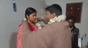 “ওরা সুখে থাকুক!” পরকীয়া হাতেনাতে ধরে স্ত্রীর মালাবদল করালেন স্বামী, ওদিকে তৃণমূল নেতার দাবি ‘ষড়যন্ত্র’।