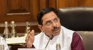 “জিহাদি মানসিকতার বক্তাদের আগে জেলে ভরুন!”, হেট স্পিচ নিয়ে বিস্ফোরক প্রহ্লাদ যোশী।