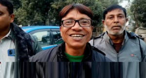 ঋণের দায়ে পাগলপ্ৰায়, শেষ চেষ্টার ১৪০ টাকাই দিল ১ কোটি! লটারি জিতে সোজা থানায় বংশীহারীর কৃষ্ণপদ।