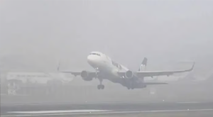 কুয়াশার দাপটে রানওয়ে উধাও! দিল্লি থেকে কলকাতা বাতিল ওলটপালট একগুচ্ছ বিমান, চরম বিপাকে যাত্রীরা।