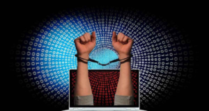 নীল বাতি লাগানো গাড়ি, সঙ্গে কেন্দ্রীয় আধিকারিকের কার্ড! ডোমজুড়ে পুলিশের জালে বড়সড় প্রতারণা চক্রের পান্ডা।