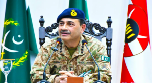 সিডিএফ পদে বসেই প্রথম ভাষণ, আসিম মুনিরের টার্গেটে ভারত! দিল্লিকে ‘ভুল ধারণা’ থেকে বেরিয়ে আসার হুঁশিয়ারি