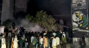 বাংলাদেশে বিএনপি নেতার বাড়িতে আগুন, পুড়ে মৃত্যু হলো ৭ বছরের মেয়ের