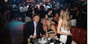 হোয়াইট হাউসের কারসাজি নাকি অন্য কিছু? এপস্টাইন ফাইল থেকে ছবি মুছে ফেলার রহস্য ফাঁস!