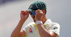 পকেটে হাত দিতে ভয় পায় আইসিসি? ‘স্নিকো’ বিতর্কে ক্ষুব্ধ স্টার্কের বিষ্ফোরক দাবি— ‘প্রযুক্তি কিনছে না কেন বোর্ড?’