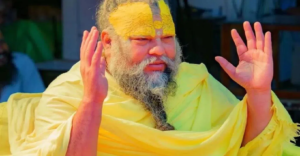 মাঝরাতেই বৃন্দাবনের রাস্তায় জনজোয়ার! প্রেমানন্দ মহারাজের পদযাত্রার সময় বদলে কেন হুলুস্থুল মথুরায়?