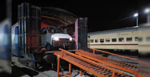 ইতিহাস গড়ল রেল! মিজোরামের দুর্গম সাইরাং স্টেশনে পৌঁছল ১১৯টি মারুতি গাড়ি, টানেল পেরিয়ে যুগান্তকারী সাফল্য!