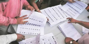 ভোটার তালিকায় আপনার নাম কি সুরক্ষিত? আজ থেকেই সন্দেহভাজন ৩০ লক্ষ বাড়িতে সমন পাঠাচ্ছে কমিশন