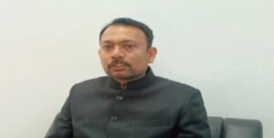 সরকারের বিরুদ্ধে সরাসরি যুদ্ধে অলঙ্কার অগ্নিহোত্রী! স্থগিতাদেশ চ্যালেঞ্জ করে হাইকোর্টে যাওয়ার হুঁশিয়ারি