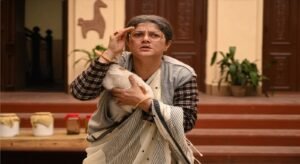 গ্ল্যামার ছেড়ে হাতে লাঠি? ওটিটি ডেবিউ-তে শ্রাবন্তীর ‘ঠাকুমার ঝুলি’, মার্চেই রহস্যের জট খুলবে হইচই-তে