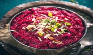 গাজরের হালুয়া তো অনেক খেলেন, এবার চেখে দেখুন লঙ্কার হালুয়া! অবাক করবে এই ৬টি রেসিপি