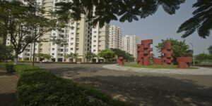 শাপুরজিতে ডায়েরিয়ার মড়ক! ঘরে ঘরে অসুস্থতা, ফেসিলিটি ম্যানেজারকে ঘিরে বিক্ষোভে ফেটে পড়লেন বাসিন্দারা