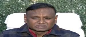 সংসদ উত্তাল! ৮ বিরোধী সাংসদ বহিষ্কৃত, ‘গণতন্ত্র বিপন্ন’ বলে তোপ দাগলেন রাহুল-উদিত রাজরা