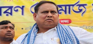 খিদিরপুরে আক্রান্ত হুমায়ুন কবীর! গাড়ি আটকে ‘গো ব্যাক’ স্লোগান, কাঠগড়ায় ফিরহাদ অনুগামীরা