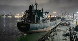 “হাড়হিম করা ‘ডার্ক শিপ’ জার্নি!”-কিভাবে ইরানের নজর এড়িয়ে ভারতে এল তেলের জাহাজ?