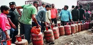 “প্রতিদিন ২৫ লাখ অতিরিক্ত বুকিং”-LPG নিয়ে বিপাকে পেট্রোলিয়াম মন্ত্রক, জারি কড়া নির্দেশ!
