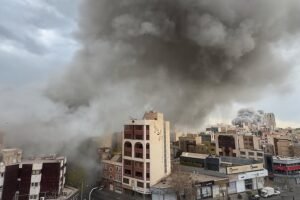 ধুলোয় মিশল ১২০টি জাহাজ, নেই একটিও সাবমেরিন! পিট হেগসেথের দাবিতে কাঁপছে তেহরান