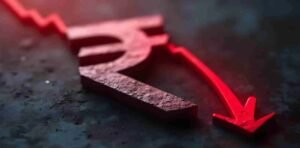 “রেকর্ড ভেঙে চুরমার!”-ডলারের তুলনায় ভারতীয় মুদ্রার রেকর্ড পতন; কীসের ইঙ্গিত?