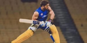 “প্র্যাকটিসে খুঁড়িয়ে হাঁটছেন ধোনি?”-ধোনির যন্ত্রণাকাতর মুখ, প্রথম ম্যাচে খেলা নিয়ে সংশয়!