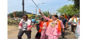 ‘আমরা থাকব কী করে দিদি?’ আসানসোলে অগ্নিমিত্রাকে ঘিরে ক্ষোভ উগরে দিলেন বাসিন্দারা, নিশানায় তৃণমূল