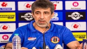 ডার্বির আগে ফুঁসছে গ্যালারি! সমর্থকদের ক্ষোভ সামলাতে ওস্কারের মুখে ‘অদম্য মানসিকতা’র মন্ত্র!