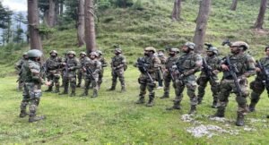 পিঠে ব্যাগ, হাতে ড্রোন! গরুড় কমান্ডোদের জন্য ‘অদৃশ্য চোখ’ আনছে বায়ুসেনা