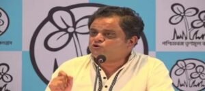 ‘গোষ্ঠীবাজি মানবো না, দলনেত্রীকে চিঠি লিখব’, ভোটের আগে ব্রাত্য বসুর ভাইরাল ভিডিওতে তোলপাড় দমদম!