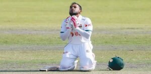 ‘কী ভাবে ফিরব জানি না…’, দুবাইয়ে আটকে বাংলাদেশের মুশফিকুর, চিন্তায় পরিবার