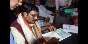 হলফনামায় অসঙ্গতি, রাহুল সিনহার মনোনয়ন নিয়ে কমিশনে অভিযোগ TMC-র