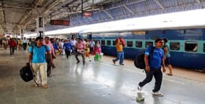 ট্রেনের বোর্ডিং পয়েন্ট নিয়ে দুশ্চিন্তা শেষ! ট্রেন ছাড়ার ৩০ মিনিট আগেও করা যাবে বদল!