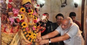 ‘কালী কালী বল রসনা,’ রামপ্রসাদী গানে মজলেন এবার মোদী,জেনেনিন কেন?