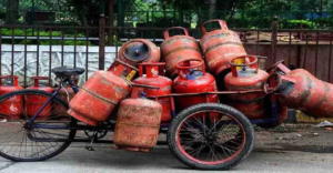 ইরানের হুমকি উপেক্ষা করেই যুদ্ধের আবহে ভারত ফিরছে ২ গ্যাস ট্যাঙ্কার, রুদ্ধশ্বাস উত্তেজনা পারস্য উপসাগরে!