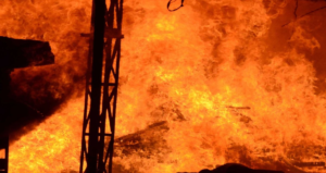 ভোররাতে বিকট শব্দে কাঁপল সাম্বা! প্রভাবশালী নেতার বাড়ির সামনে রহস্যময় বিস্ফোরণে ছড়াল আতঙ্ক