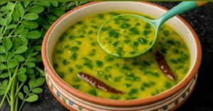 পেটের সমস্যা থেকে মুক্তি আর ইস্পাতের মতো ইমিউনিটি! আজই পাতে রাখুন সজনে পাতার ডাল