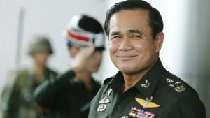 ‘বৌ-কে একঘেয়ে লাগছে?’-সেনার এমন বিজ্ঞাপনে তাজ্জব দুনিয়া, নেপথ্যে যে কারণ?