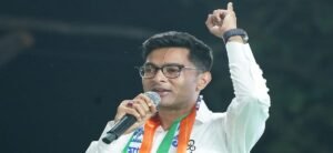 “টাকার প্রলোভনে বাংলার মা-বোনেদের কেনা যাবে না!” ৩০০০ টাকার প্রতিশ্রুতিতে শাহকে কড়া জবাব অভিষেকের