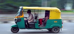 যুদ্ধের আঁচে পুড়ছে মধ্যবিত্ত! এক লাফে ১২ টাকা বাড়ল অটো গ্যাস, এবার কি ভাড়া বৃদ্ধির পালা?