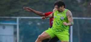 আইএসএল থেকে বাদ পড়ার খাঁড়া মোহনবাগানের মাথায়! মাঠের বাইরের বিড়ম্বনা সামলে কি জামশেদপুর জয় সম্ভব?