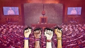 দিল্লিতে বিল পেশ, কিন্তু বাংলায় দিদি না কি মোদী— কার তালিকায় এগিয়ে মহিলারা? বিধানসভা ভোটের প্রার্থী-তালিকায় বড় রহস্য