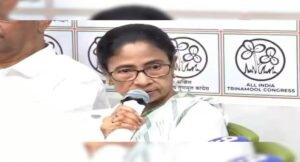 “ইস্তফা দেব না, রাজভবনেও যাব না!” হারের পর বেনজির জেদ মমতার, বাংলায় কি তবে সাংবিধানিক সংকট?