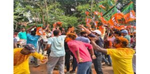 ৯ জেলায় সাফ ঘাসফুল! ‘মমতা বনাম জনতা’র লড়াইয়ে ডুবল তৃণমূল, পদ্ম-উত্থানের ৫ বিস্ফোরক কারণ