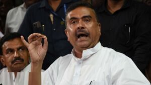 “১২টায় অফিস, ৩টেয় পালানো শেষ!”-সরকারি কর্মীদের জন্য ডেডলাইন বেঁধে দিলো সরকার
