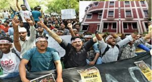 SSC-র ‘অযোগ্য’দের দ্রুত বেতন ফেরত দিতে হবে, চিঠি পৌঁছাল জেলায় জেলায়