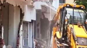 “লাভের আশায় বেআইনি নির্মাণ?”-মুখ খুললেন প্রোমোটার, ফাঁস করলেন ‘অশুভ আঁতাত’