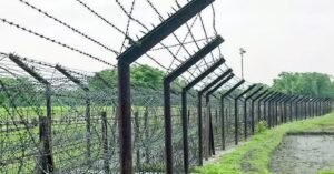 “গরু চুরি করে বাংলাদেশিরা”-কাঁটাতারের বেড়া দিতে স্বেচ্ছায় জমি দিলেন সীমান্তের চাষিরা
