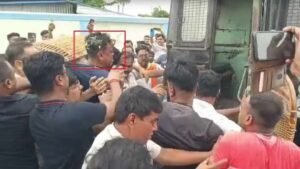 TMC-পুরপ্রধানের ছেলেকে চড়, ডিমবৃষ্টির জনতার, দেখেনিন ভিডিও