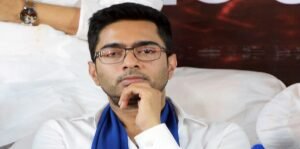 আইনি লড়াইয়ে অভিষেকের বাবা-মা! কলকাতা পৌরনিগমের নোটিসকে চ্যালেঞ্জ হাইকোর্টে